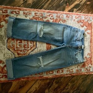 MOTHER Denim Pretender Crop and Roll Jeans